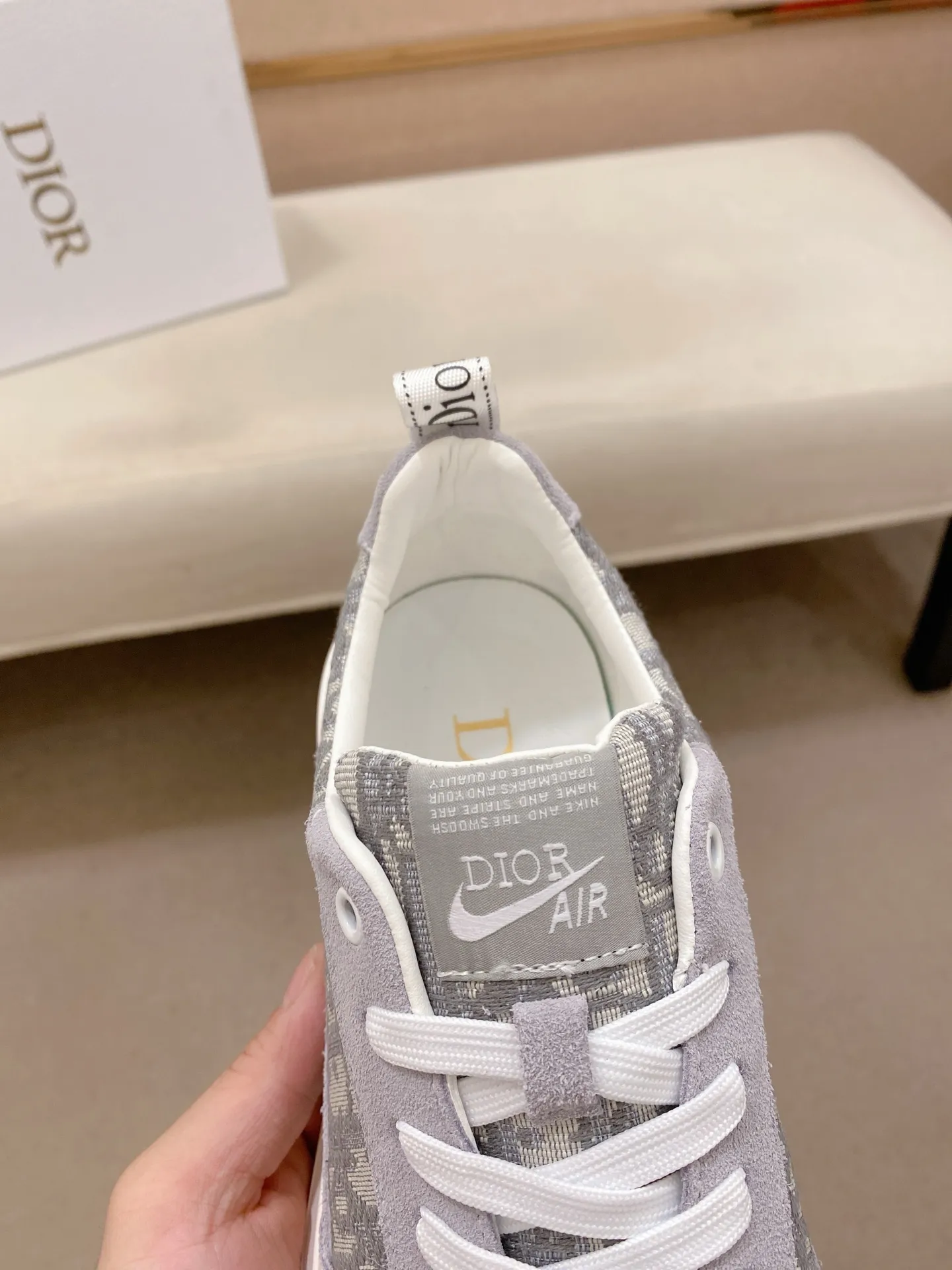 Factory price: 420💰[Dior·Dior] New casual sports style men's shoes, new spring and summer design, perfect workmanship, lace-up lazy style to create wardrobe quality, upper: imported cowhide, sheepskin lining is soft and comfortable, ultra-light TPU wear-resistant outsole, simple, versatile fashion men's shoes, excellent color code number 38--44. (Can be customized for 45 non-refundable)